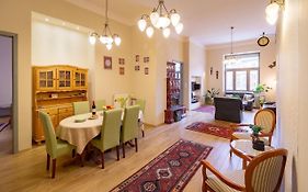 Jewel In Buda Apartment